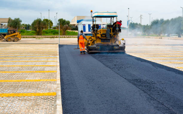 Best Professional Driveway Pavers  in Elm Grove, WI